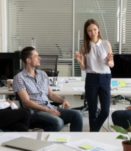 El liderazgo es la clave de la buena dirección que tome Recursos Humanos en la organización. Mucho se habla de cómo gestionar el talento, de cómo dirigir equipos de personas y de cómo ser un líder en un entorno VUCA. Existen diferentes modelos que nos ayudan a entender de qué manera podemos conseguir que organización y personas vayan de la mano extrayendo de ambas parte, lo mejor.