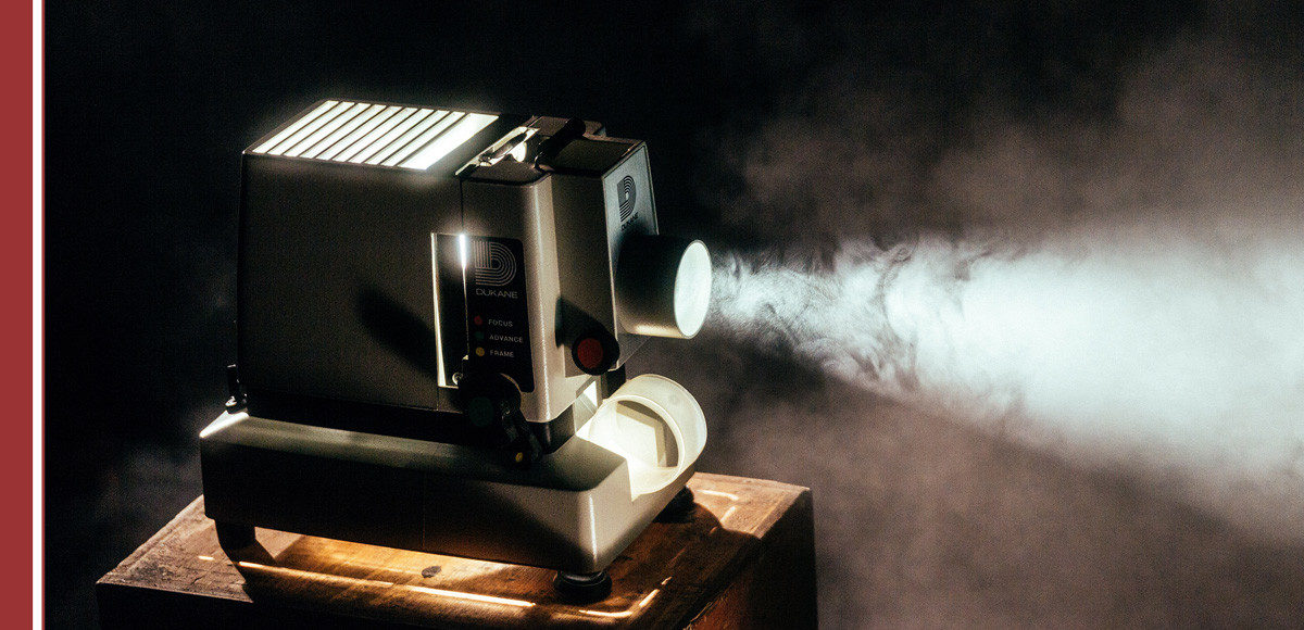 El verano ya está aquí y nos recuerda que hay que desconectar para poder conectar de nuevo con energía y fuerzas renovadas. No siempre nos es fácil porque entre otras cosas, la tecnología nos rodea. Otro de los motivos es la rutina y la automatización que nos lleva a seguir mirando hacia fuera haciendo lo de siempre sin pensar. Te animo a que este tiempo sea aprovechado, viendo películas que te ayuden a trabajar tu autoconocimiento. Los departamentos de Recursos Humanos cada vez buscan más personas que han sabido mirar hacia dentro y se conocen un poquito mejor.