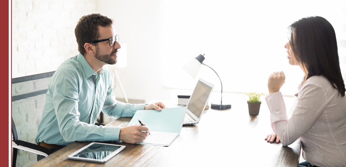 El plan de carrera sirve para que tus empleados puedan crecer dentro de la organización. Desde Recursos Humanos se tiene que permitir que las personas puedan evolucionar y tener un itinerario diseñado junto con la propia empresa. Has de conocer cómo llevar a cabo el trayecto que les puede hacer mejorar profesionalmente.