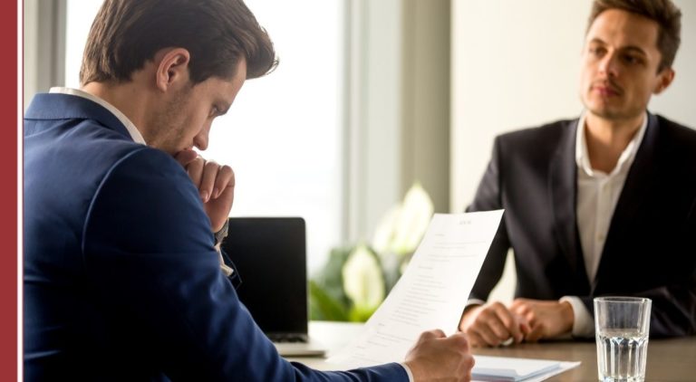 En Recursos Humanos nos encargamos de la gestión del talento de la organización, y además de atraerlo, seleccionarlo y contratarlo. No todos, en el área de personas sabemos de todo, por eso te traigo un tema que quizás conoces o no: el contrato mercantil y cuándo lo podemos utilizar. También es importante si eres un profesional independiente al que pueden contratar las empresas.