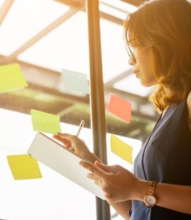 Estar al día de cómo está el salario medio, es algo que Recursos Humanos debe hacer. Pero si tú estás en búsqueda activa y tienes algunas dudas sobre cuáles son los puestos de trabajo con los salarios mejor pagados, este post te puede interesar.