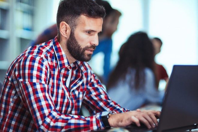 Industria 4.0, la transformación digital del sector industrial : IUTA - UAH